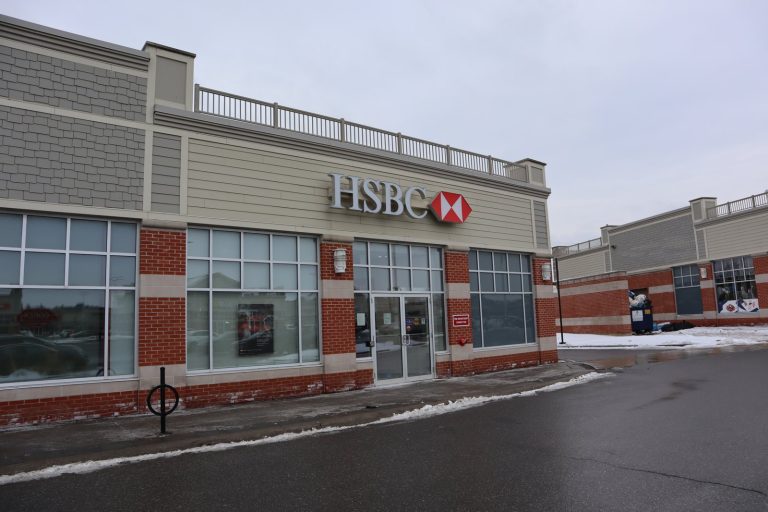 Banks Deploy AI to Fight Money Laundering After HSBC Heist