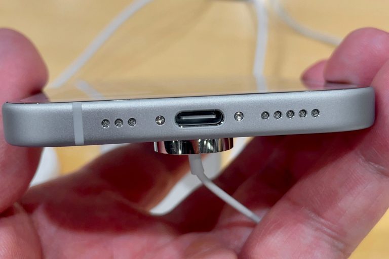 Apple iPhone 15 Adopts USB-C for EU Mandate