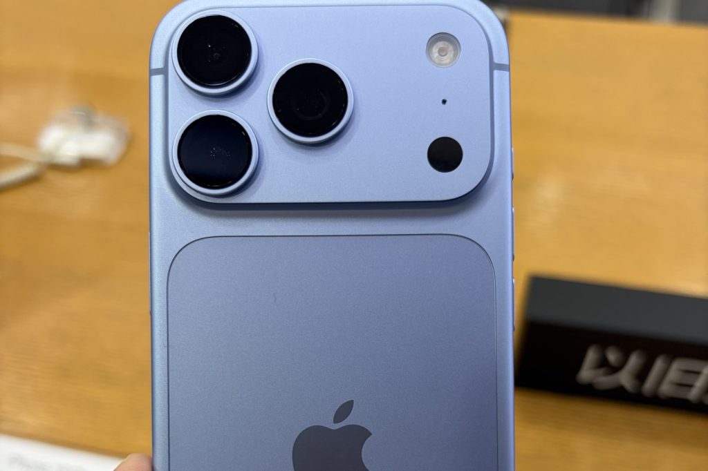 Top 4 September Smartphones: iPhone 18 Pro, Max & S26 FE