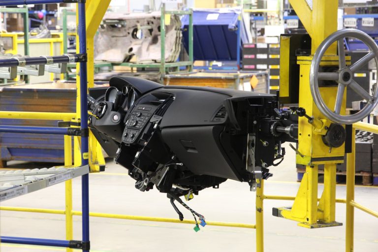 EU Car Production Falls 19 Percent Since 2019, Think Tank Urges Plan