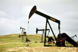 U.S. Crude Oil Tops $100 Amid Iran Strait Tensions