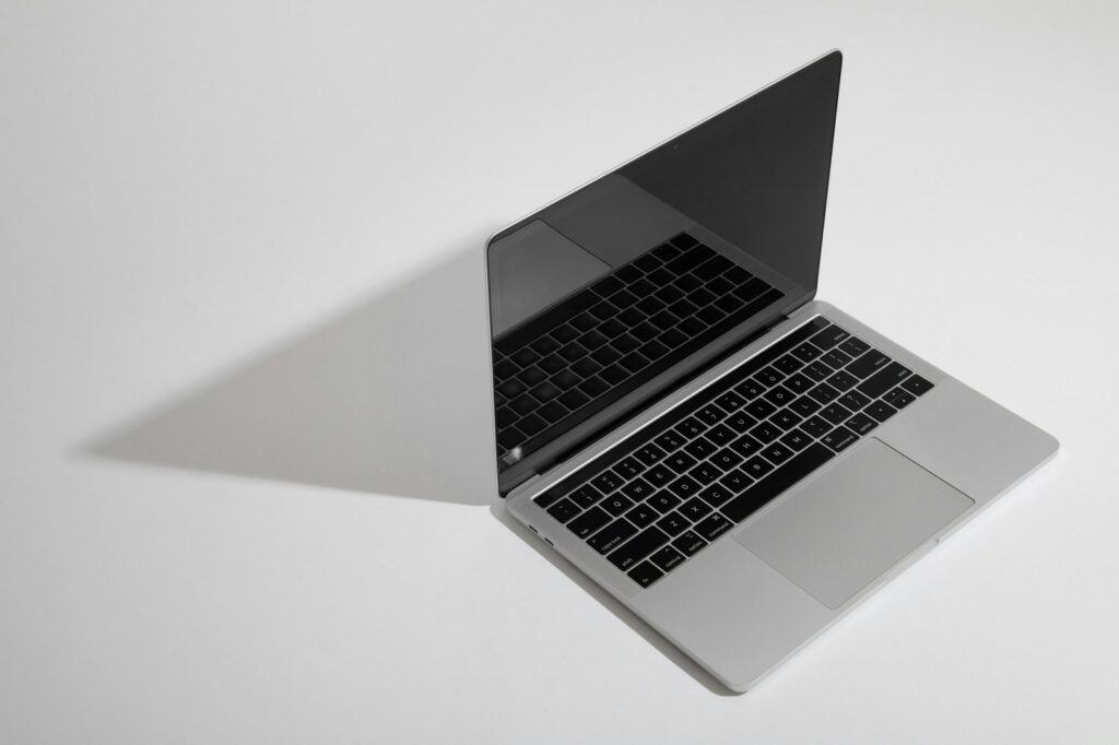 Apple Integrates Touchscreen Technology into the Latest MacBook Pro Professional Lineup
